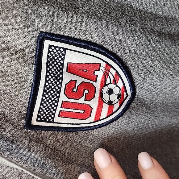 Striker zip up hooded sweatshirt. Size Med - Picture 4 of 8